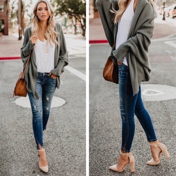 KanCan || Vented Hem Skinny Dark Medium Jeans - Picture 3 of 8